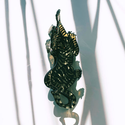 "Attack" Style Tiger Hair Clip | Claw Clip in Velvet Travel Bag