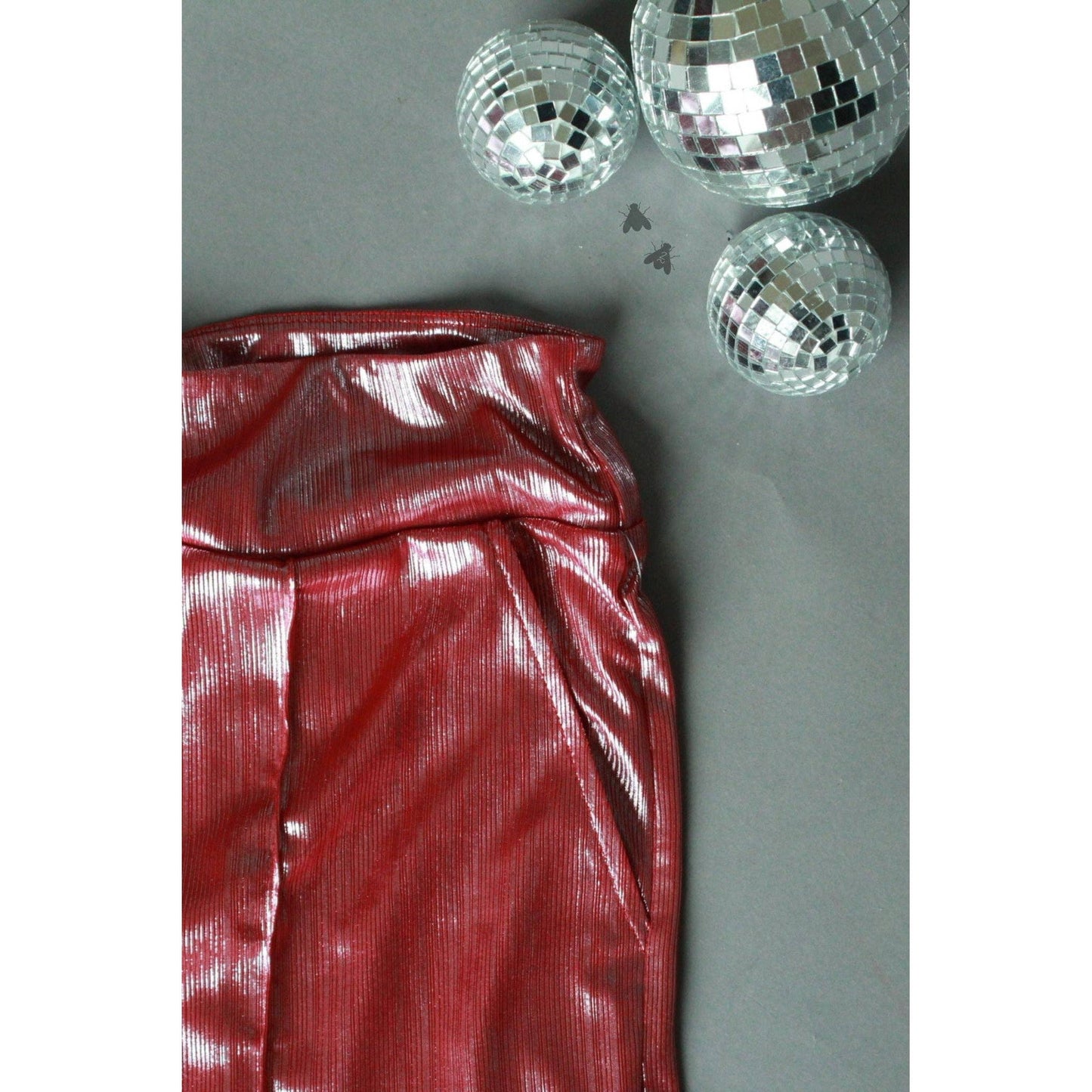 [Size M-3X] Shiny Short Firework in Red | Metallic Stretch Fabric