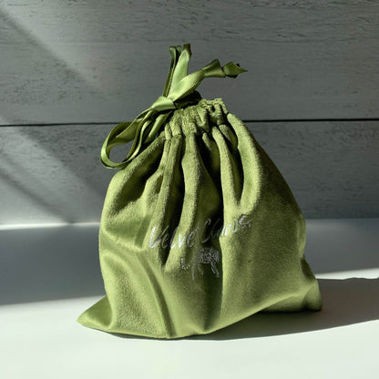 Velvet Claws The Octopus in Wood Look Hair Claw | Claw Clip in Velvet Travel Bag